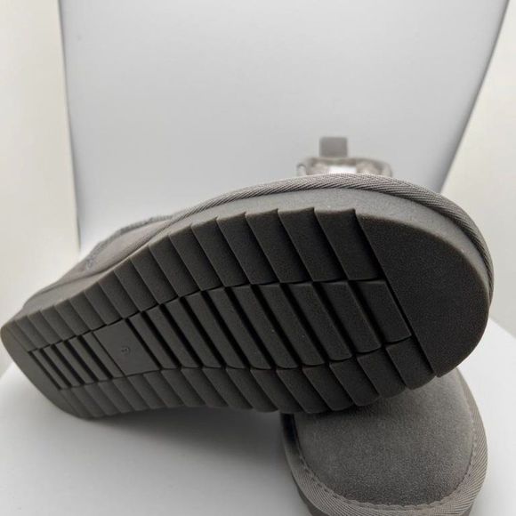 CUSHIONAIRE Women's COZY pull on boot +Memory Foam Grey 8 - Picture 4 of 5